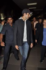 Abhishek Bachchan return from NY in Mumbai Airport on 23rd April 2013 (5).JPG